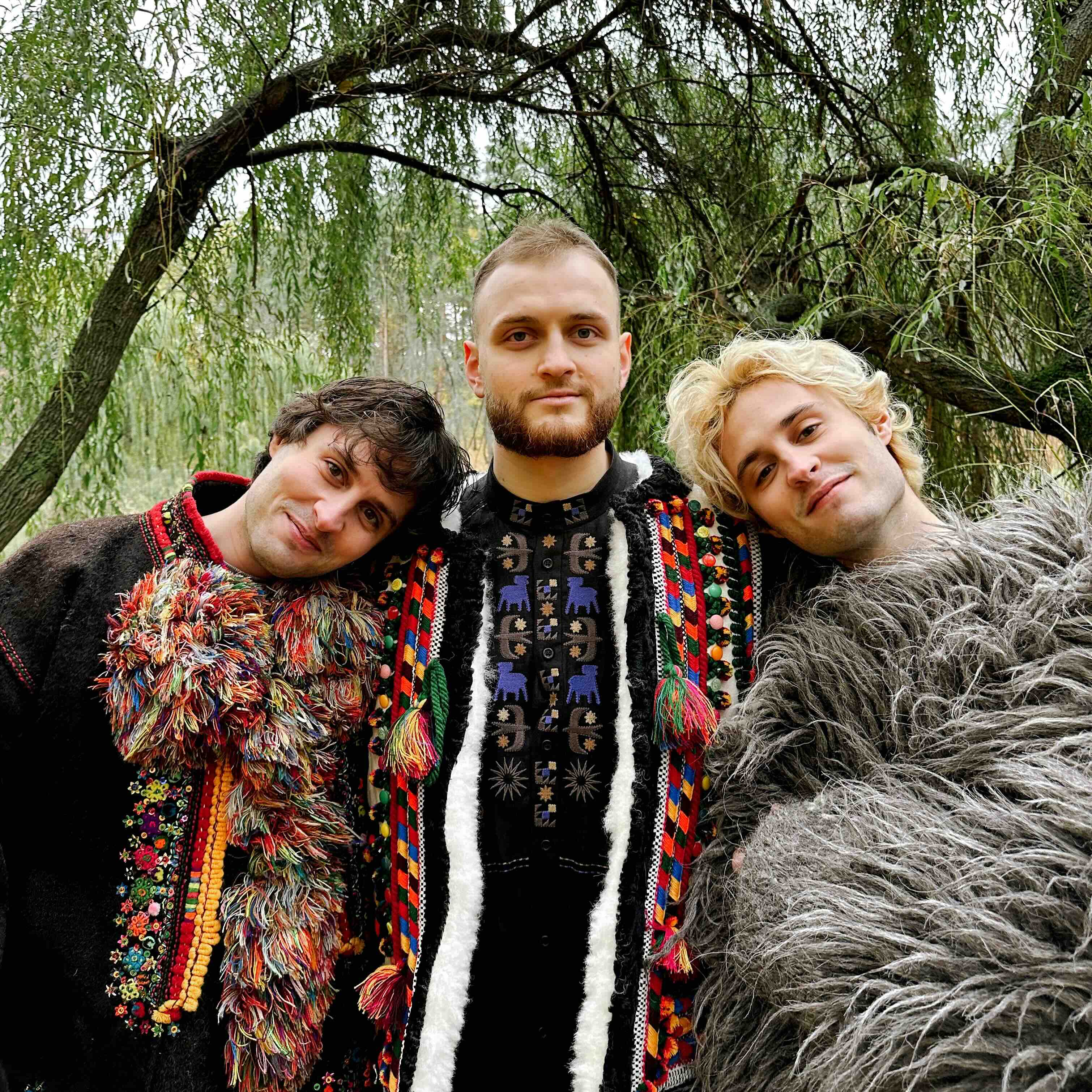 Додали рокенрольного звучання: гурт Ziferblat презентував римейк легендарного хіта Назарія Яремчука «Незрівнянний світ краси»