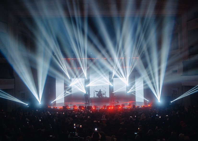 ПОВНИЙ ЖОВТНЕВИЙ І ОВАЦІЇ СТОЯЧИ: ЦИБУЛЬСЬКА ДАЛА ПЕРШИЙ ВЕЛИКИЙ КОНЦЕРТ У СТОЛИЦІ ЗА РОКИ ВІЙНИ